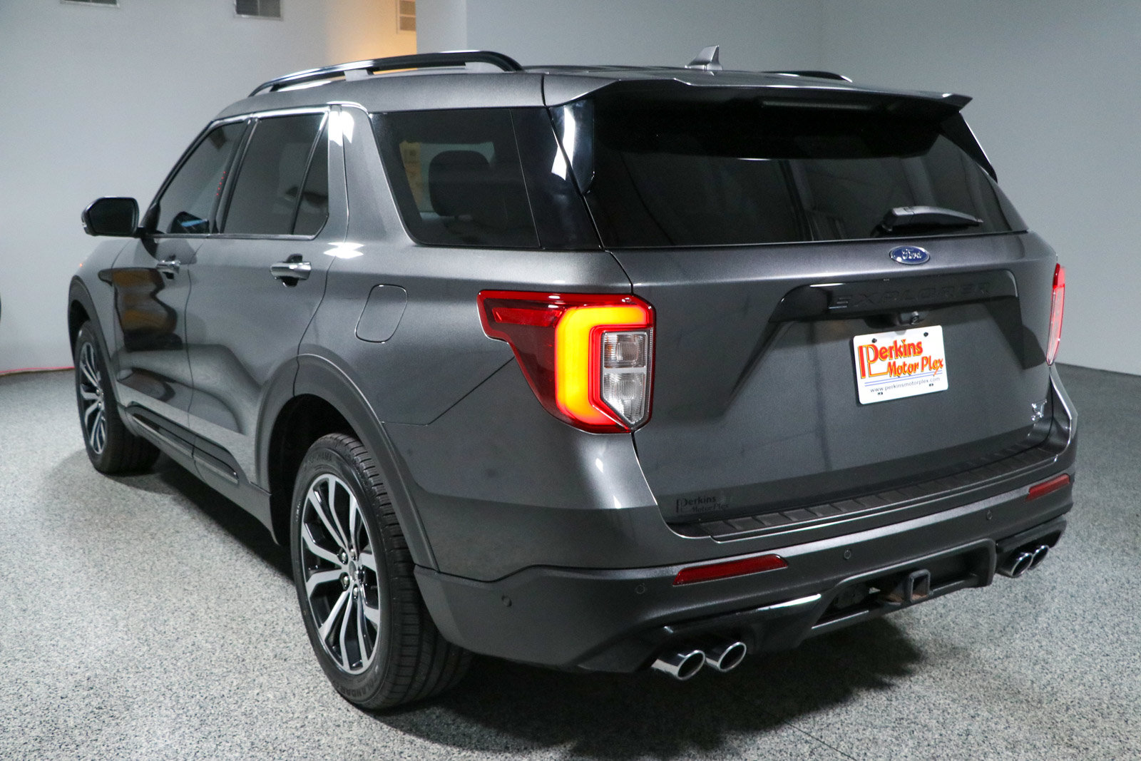 Used 2020 Ford Explorer ST w/ Premium Technology Package AWD/4WD image 9