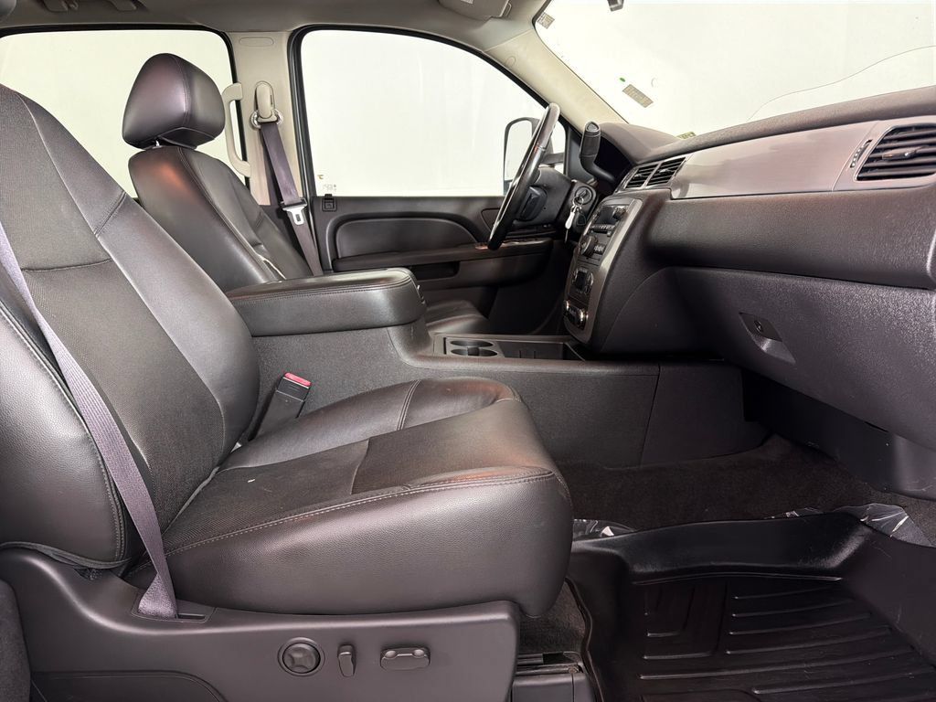 Used 2013 Chevrolet Silverado 2500 LTZ w/ LTZ Plus Package AWD/4WD image 17