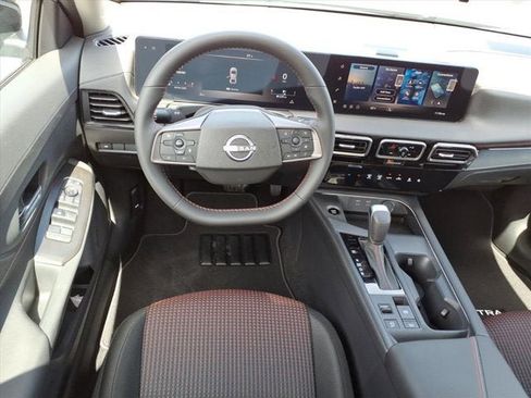 New 2026 Nissan Sentra SR FWD image 6