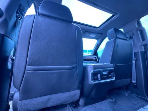 Used 2024 GMC Sierra 3500 Denali w/ Denali Reserve Package AWD/4WD image 29