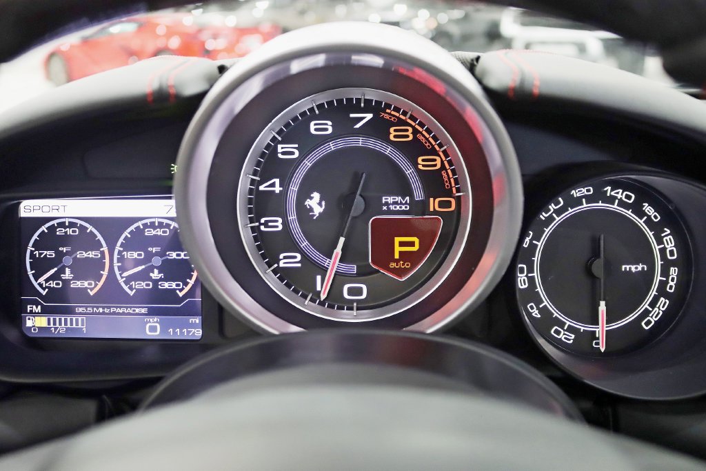 Used 2016 Ferrari California T RWD image 20