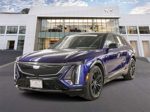 Certified 2024 Cadillac Lyriq Sport image 3
