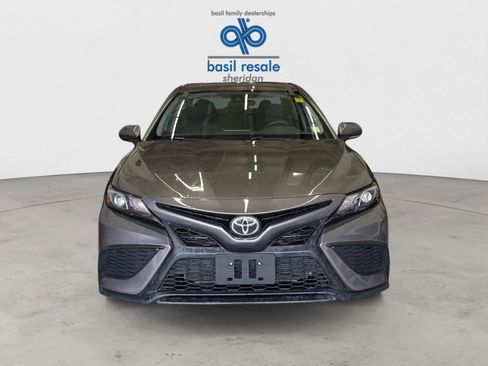 Used 2024 Toyota Camry SE FWD image 5