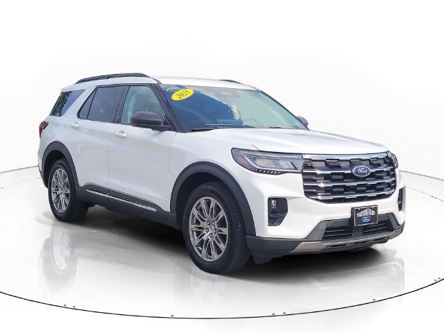 Used 2025 Ford Explorer Active w/ Active Comfort Package AWD/4WD image 3