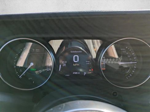 Used 2023 Jeep Wrangler Sahara w/ Cold Weather Group image 11