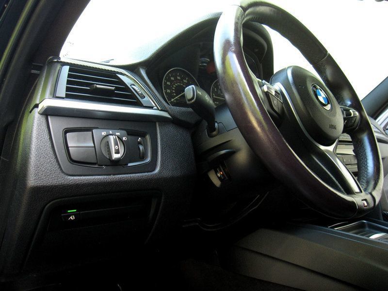 Used 2013 BMW 335i xDrive Sedan AWD/4WD image 20