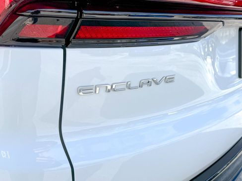 Certified 2025 Buick Enclave Sport Touring image 5