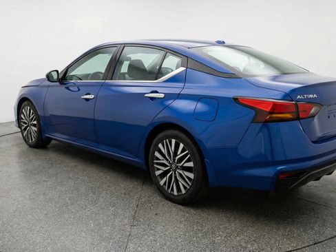 Used 2025 Nissan Altima 2.5 SV image 6