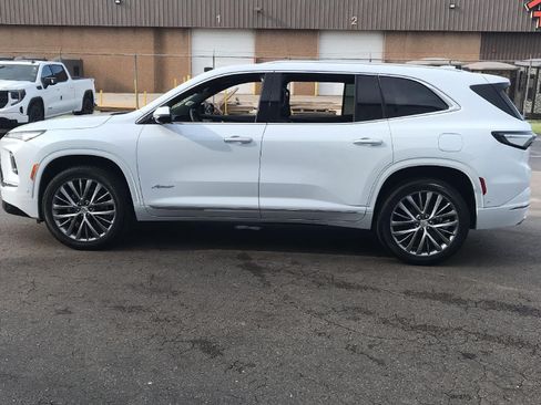 Used 2026 Buick Enclave Avenir w/ Super Cruise Package AWD/4WD image 8