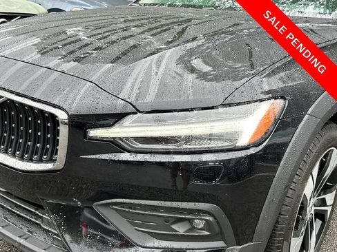 Used 2025 Volvo V60 B5 Cross Country Plus AWD/4WD image 13