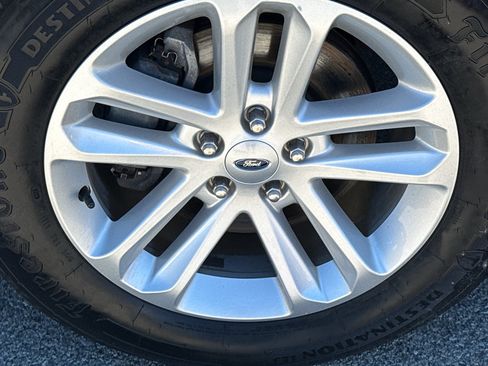 Used 2017 Ford Explorer 4WD image 9