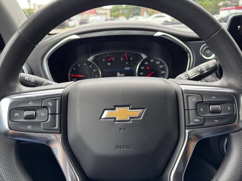 Used 2025 Chevrolet Blazer LT FWD image 28