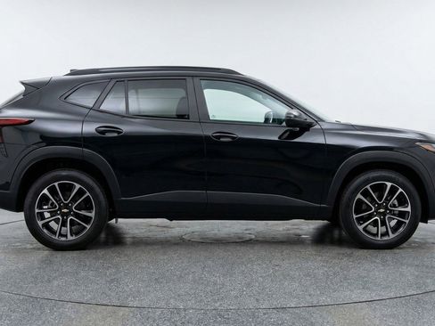 Used 2025 Chevrolet TrailBlazer LT image 11