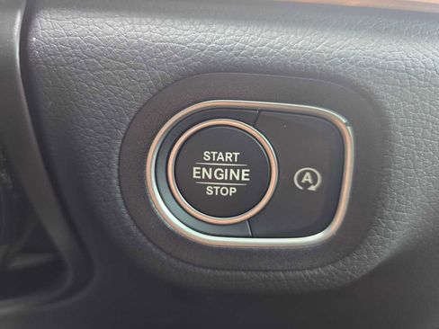 Used 2026 Mercedes-Benz GLS 450 4MATIC image 36