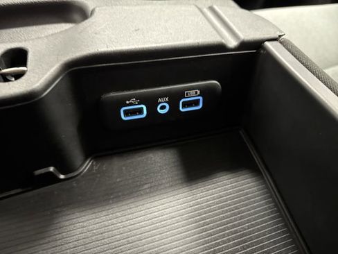 Used 2022 RAM 1500 Classic SLT image 21