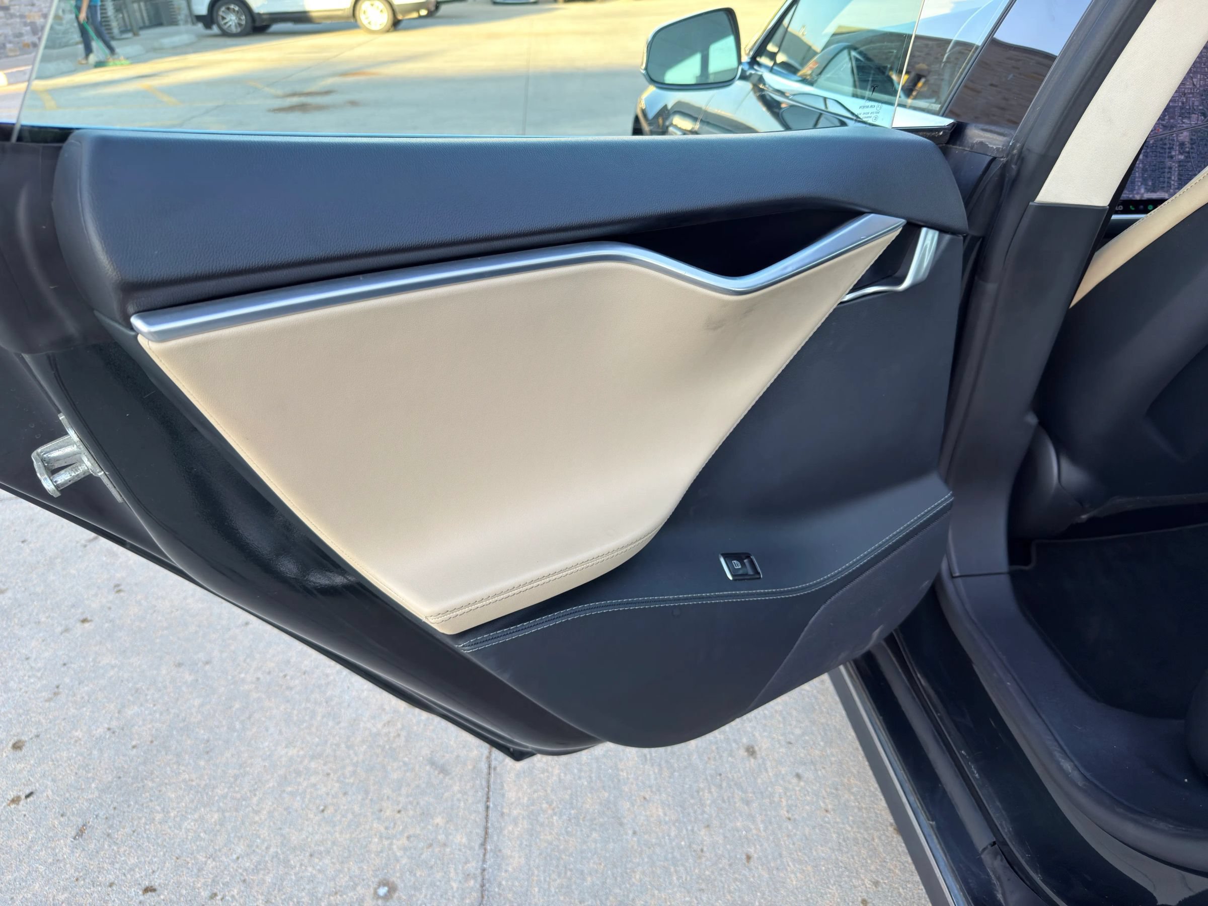 Used 2013 Tesla Model S RWD image 28