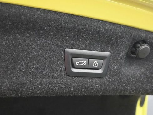 Used 2021 BMW M4 Competition w/ Executive Package RWD image 17