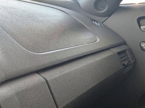 Used 2008 Saturn Sky image 25