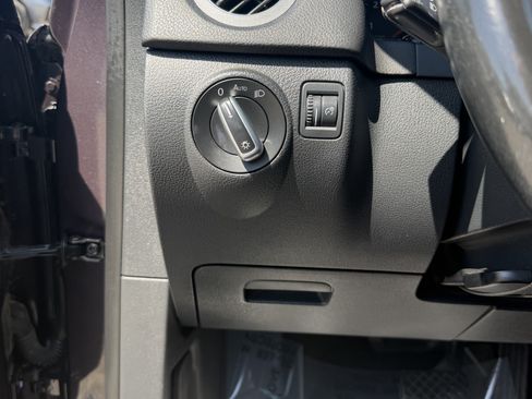 Used 2016 Volkswagen Tiguan S FWD image 19