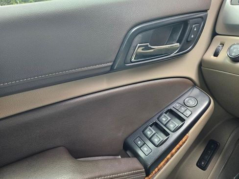 Used 2019 Chevrolet Tahoe Premier AWD/4WD image 35