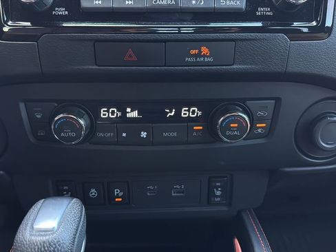 Used 2022 Nissan Frontier Pro-X RWD image 14