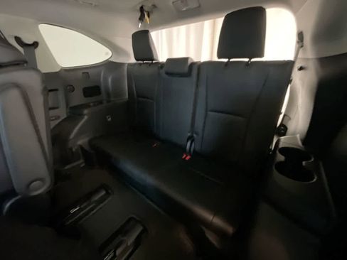 Used 2024 Toyota Highlander Platinum image 24