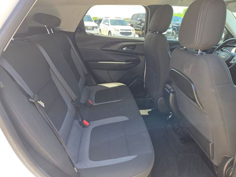 Certified 2022 Chevrolet TrailBlazer LT w/ Convenience Package FWD image 21