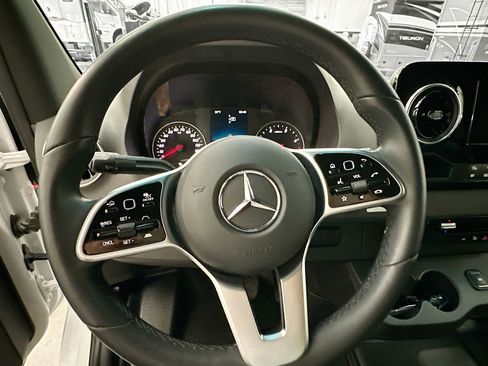 Used 2023 Mercedes-Benz Sprinter 144 Cargo image 12