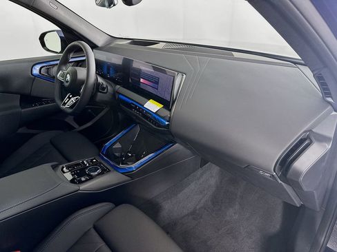 Used 2025 BMW X3 xDrive30i w/ Premium Package image 34