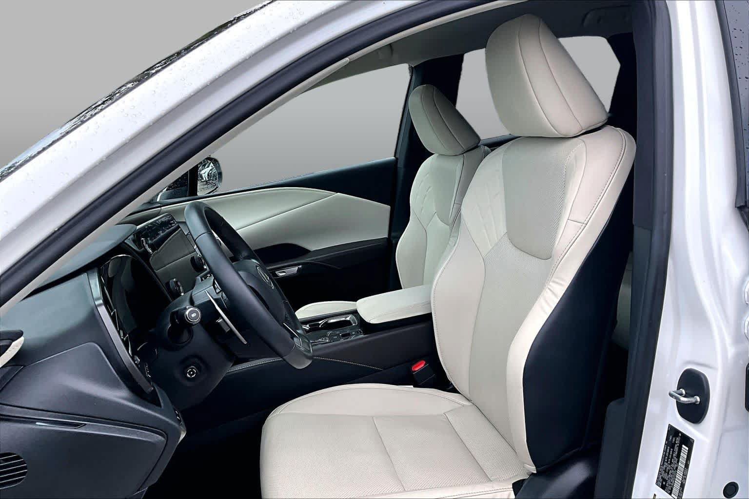Used 2024 Lexus RX 350 FWD w/ Technology Package image 8
