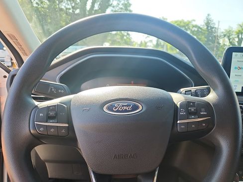 Used 2025 Ford Escape Active AWD/4WD image 18