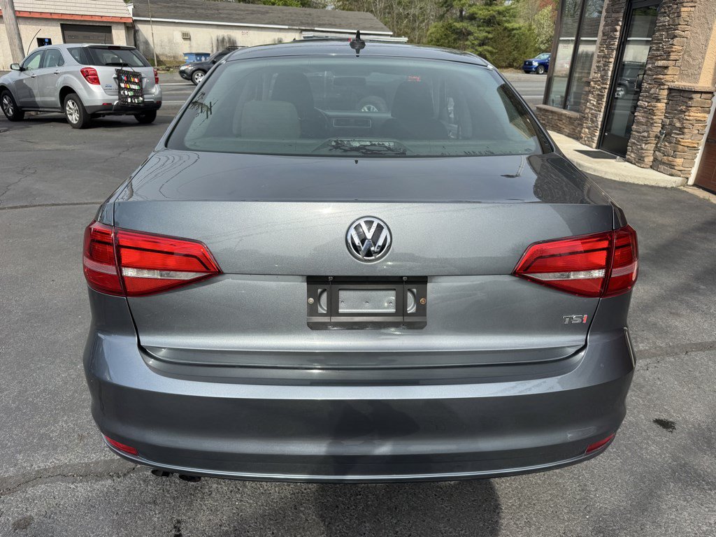 Used 2015 Volkswagen Jetta SE FWD image 5