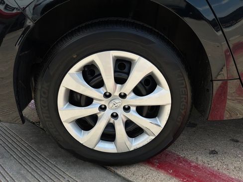 Used 2025 Toyota Corolla LE FWD image 9