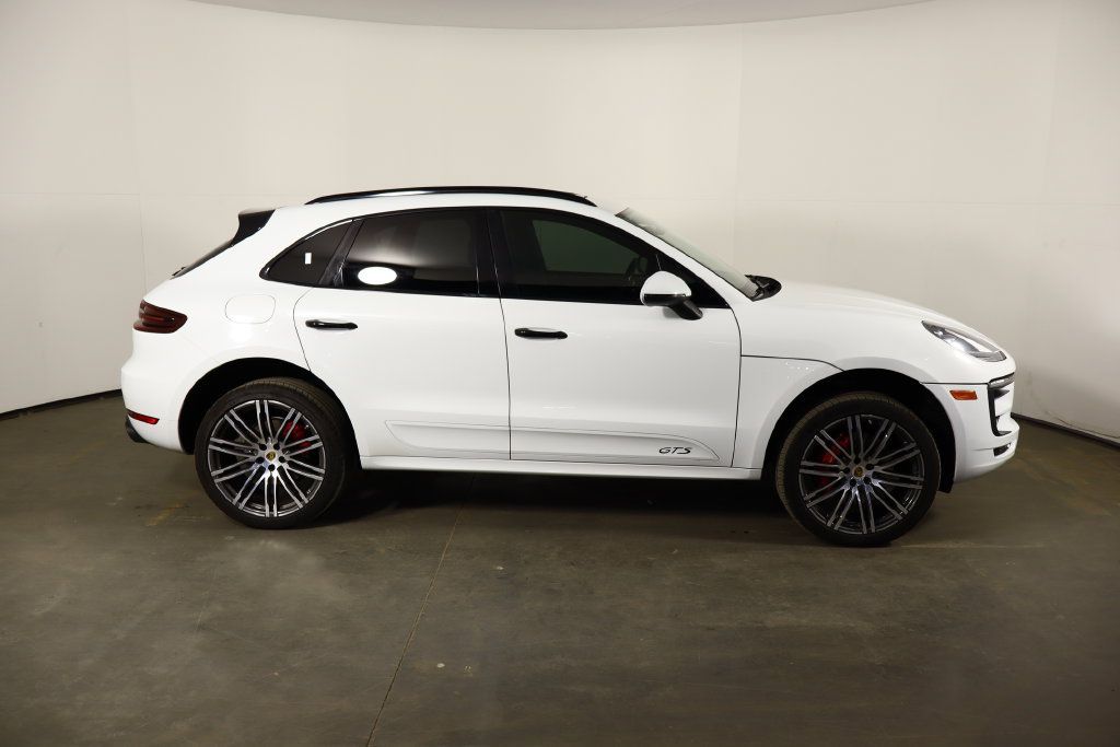 Used 2017 Porsche Macan GTS AWD/4WD image 46