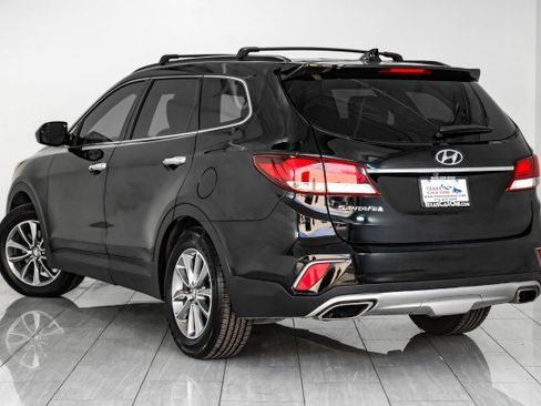 Used 2018 Hyundai Santa Fe SE image 8