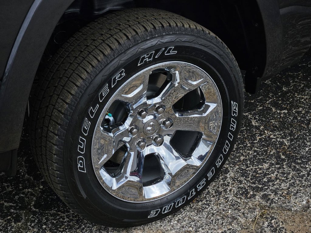 Used 2026 RAM 1500 4x4 Crew Cab image 43