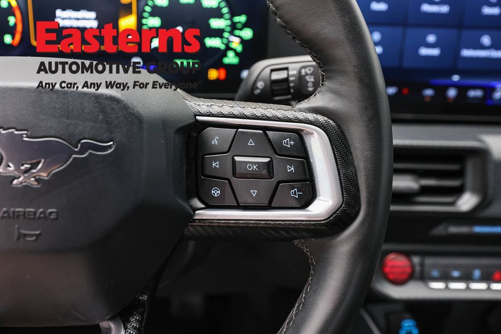 Used 2025 Ford Mustang Coupe RWD image 18