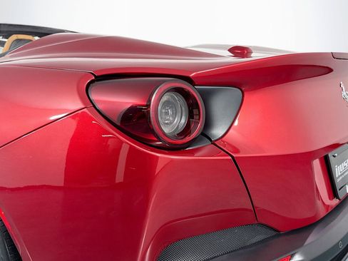 Used 2019 Ferrari Portofino RWD image 47