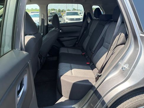 Used 2024 Nissan Rogue SV AWD/4WD image 14