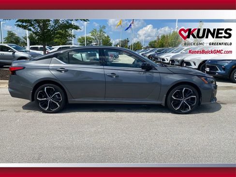 Used 2024 Nissan Altima 2.5 SR image 4