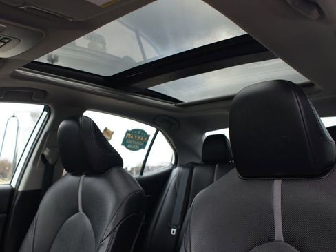 Used 2021 Toyota Camry XSE w/ Navigation Package image 6