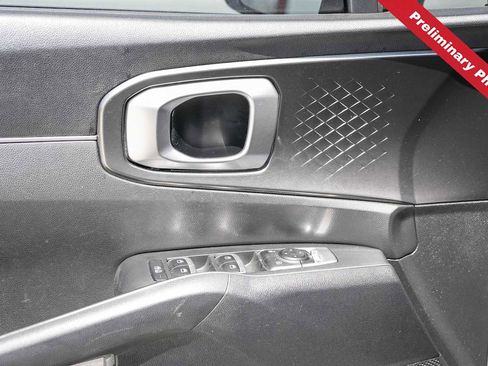 Used 2022 Kia Sorento S FWD image 16