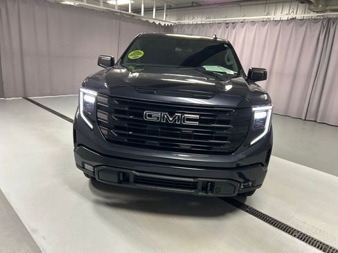 Used 2024 GMC Sierra 1500 Elevation w/ X31 Off-Road Package AWD/4WD image 2