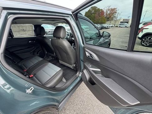 New 2026 Chevrolet Trax LT w/ Sunroof Package image 21