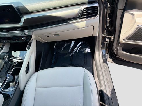 Used 2024 Kia Telluride S FWD image 16