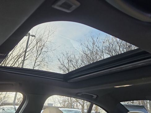 Used 2021 BMW 330i xDrive 330i xDrive w/ Premium Package image 8