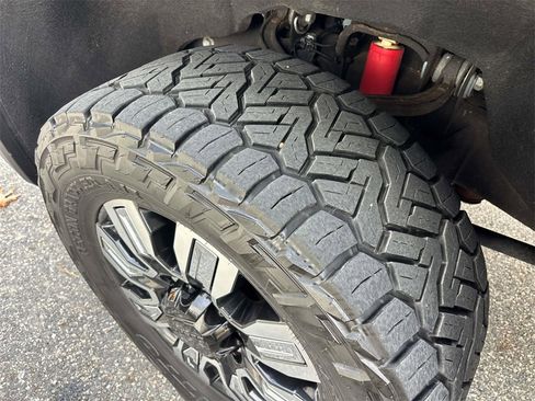 Used 2024 GMC Sierra 2500 Denali w/ Denali Reserve Package image 9