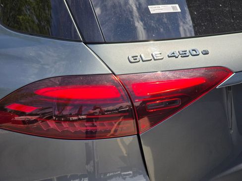 Used 2024 Mercedes-Benz GLE 450e 4MATIC image 39