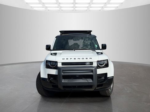 New 2026 Land Rover Defender 110 X-Dynamic SE image 2