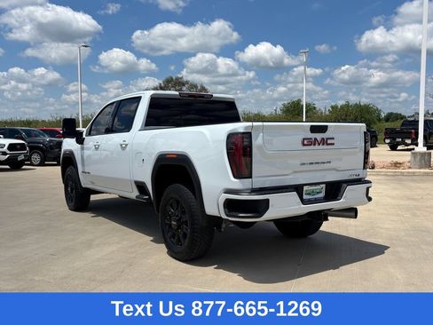 Used 2025 GMC Sierra 2500 AT4 AWD/4WD image 3